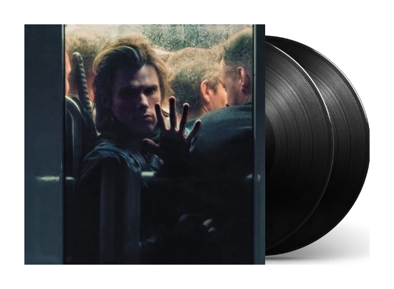 La pochette de « La fête est finie » d’Orelsan et ses deux disques vinyles noirs.